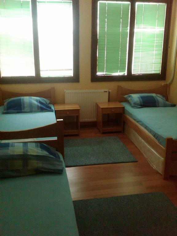 Hostel Av Palanka Exterior photo